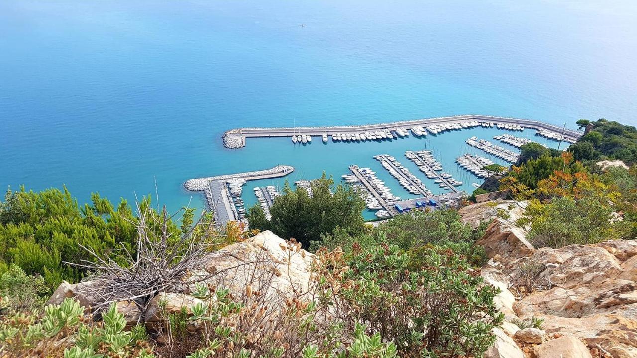 Salvia E Rosmarino - Affittacamere In Liguria 维拉诺瓦达尔本加 外观 照片